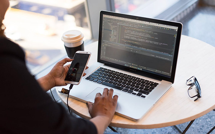 iBeacon app developers possesses in-depth knowledge and understanding of Low Energy Bluetooth