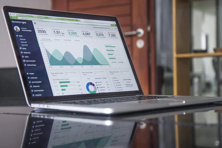 Upgrade Monitor helps you upgrade an individual instance